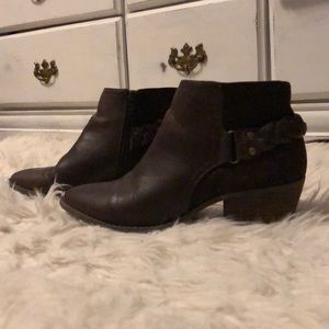 Ankle boots